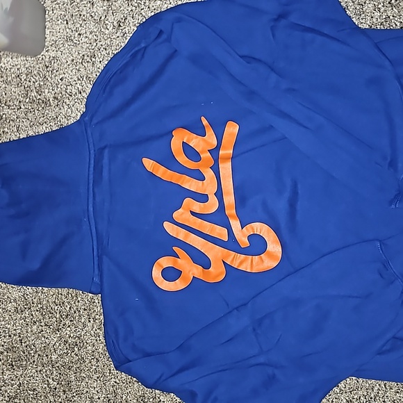 Young and Reckless Pullover Hooded Sweatshirt in mens size XL - Picture 2 of 4